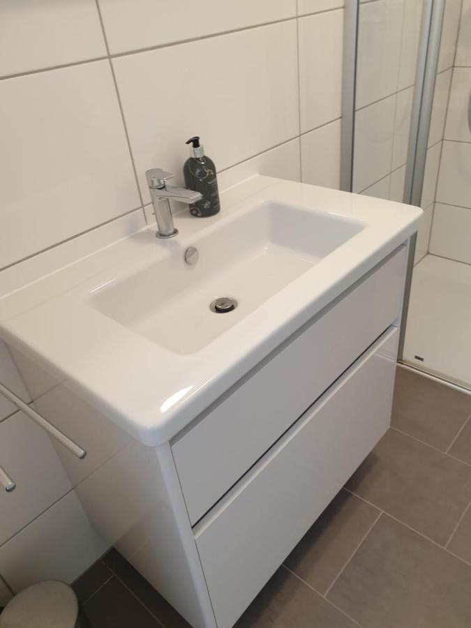 Maje Am Alten Binnenhafen Emden Kültér fotó